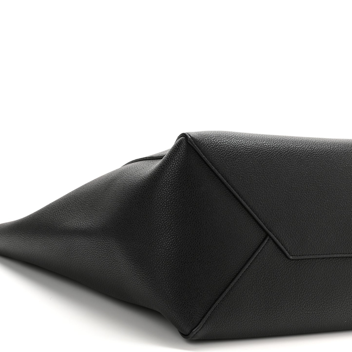Soft Grained Calfskin Medium Belt Cabas Phantom Black