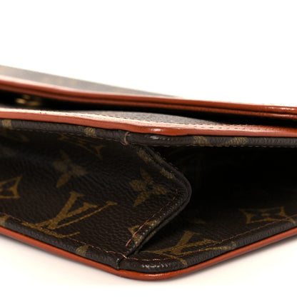 Louis Vuitton Monogram Pochette Dame 26 9 of 9