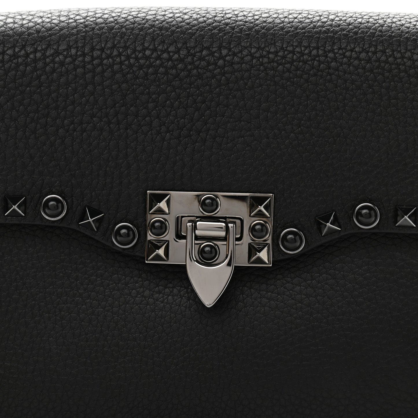Pebbled Calfskin Onyx Medium Rockstud Rolling Flap Saddle Bag Black