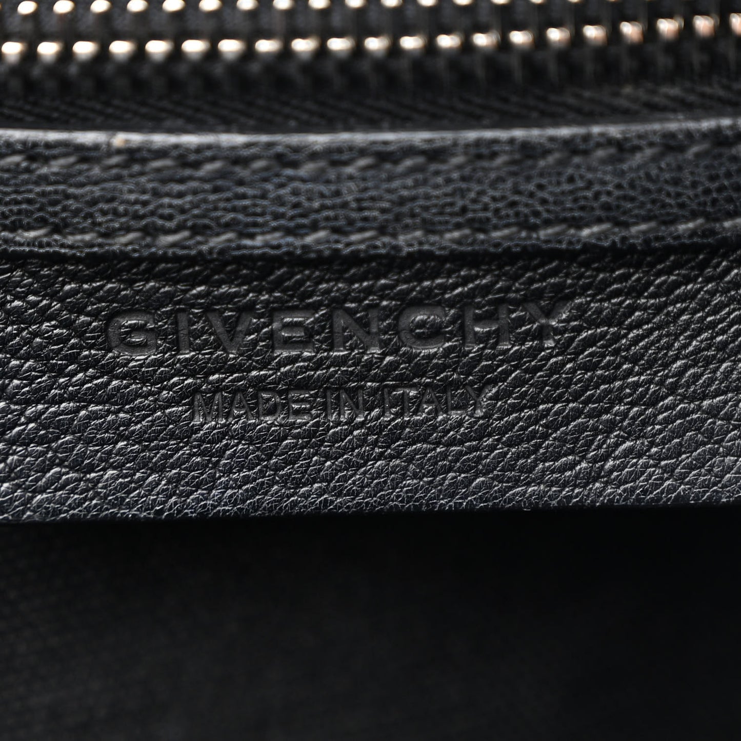 Sugar Goatskin Medium Antigona Black