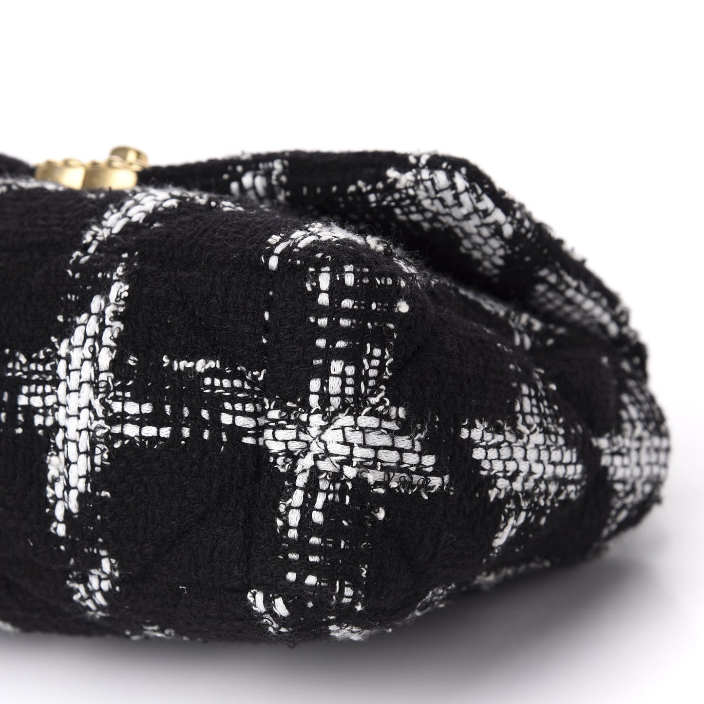 Tweed Quilted Medium 19 Flap Black White