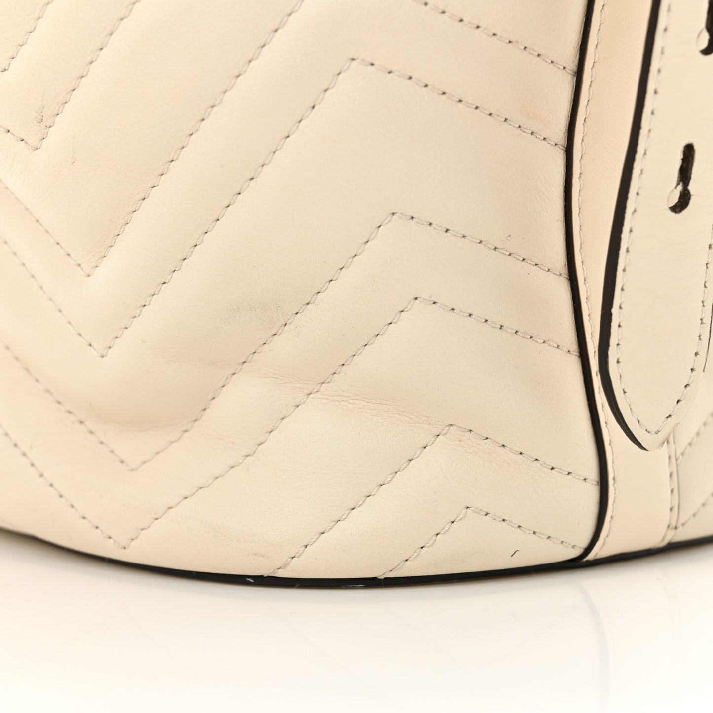 Calfskin Matelasse Sylvie Web GG Marmont Bucket Bag White