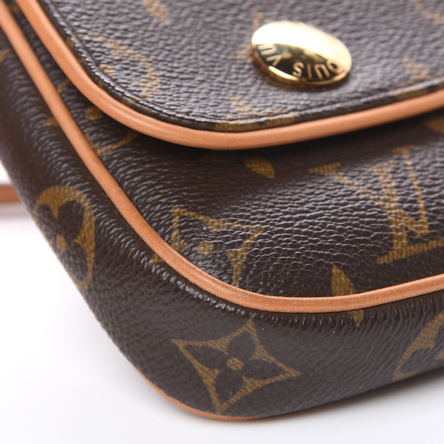 Louis Vuitton Monogram Pochette Cancun 8 of 9