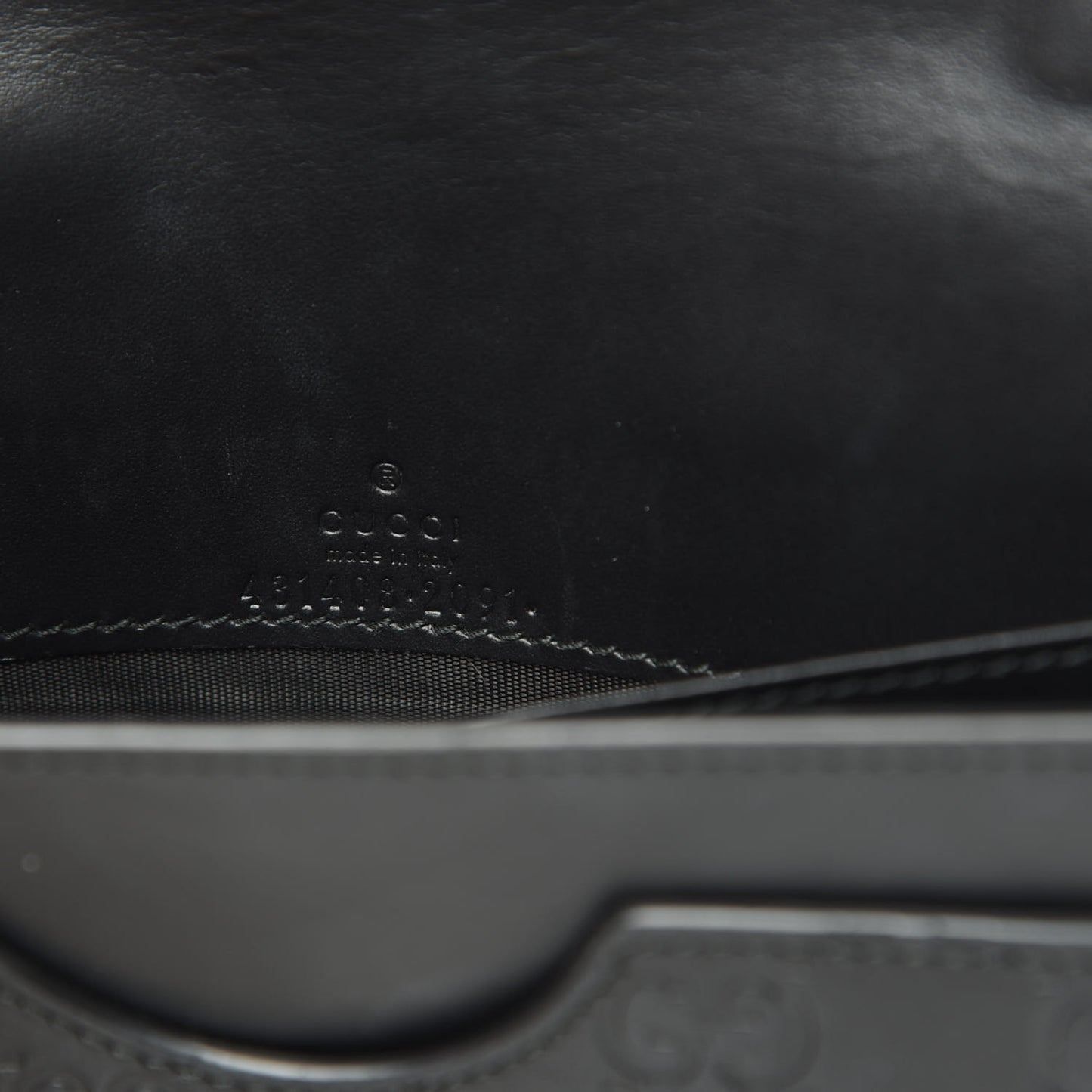 Guccissima Signature Bowy Chain Wallet Black