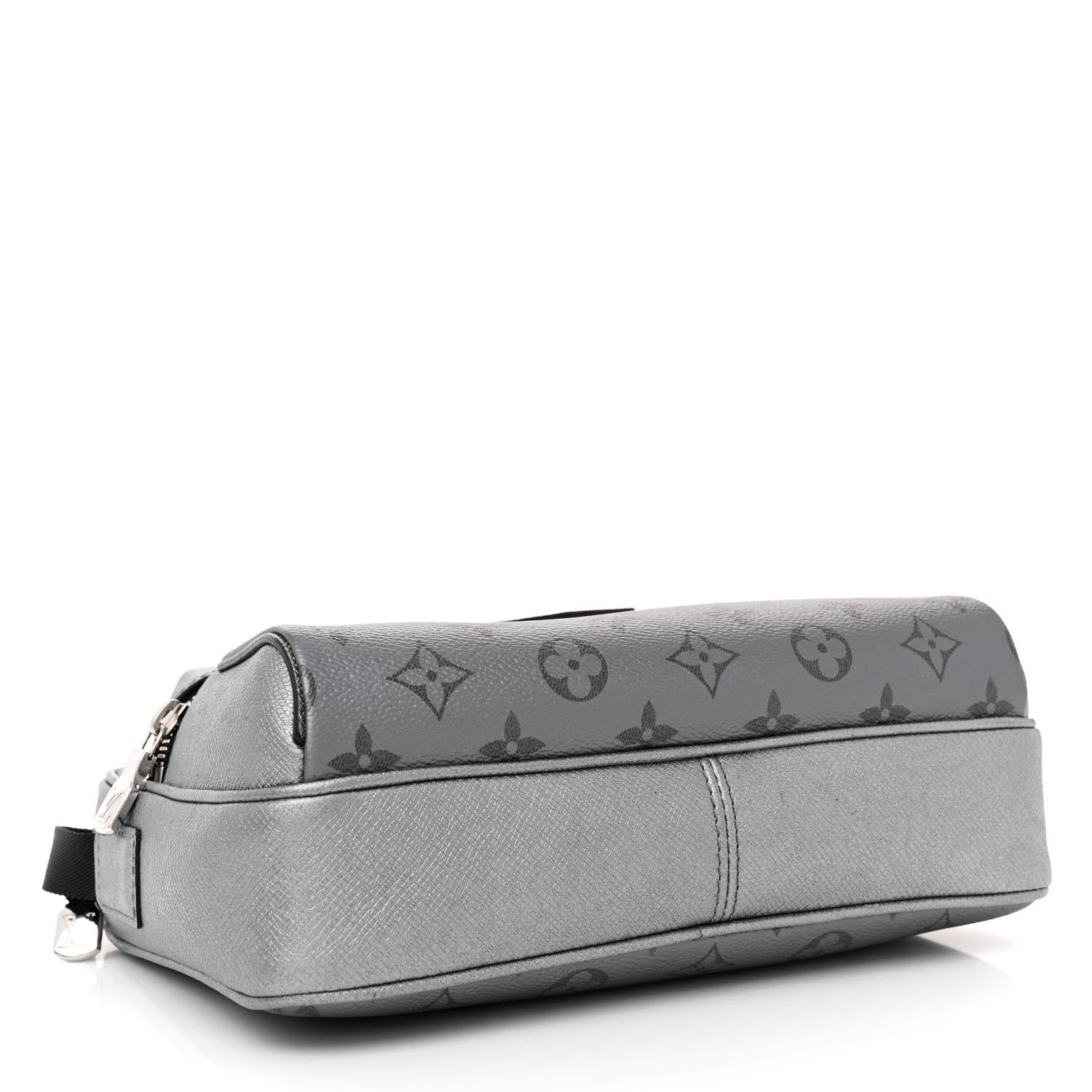 Louis Vuitton Taigarama Outdoor Messenger Gunmetal 4 of 11
