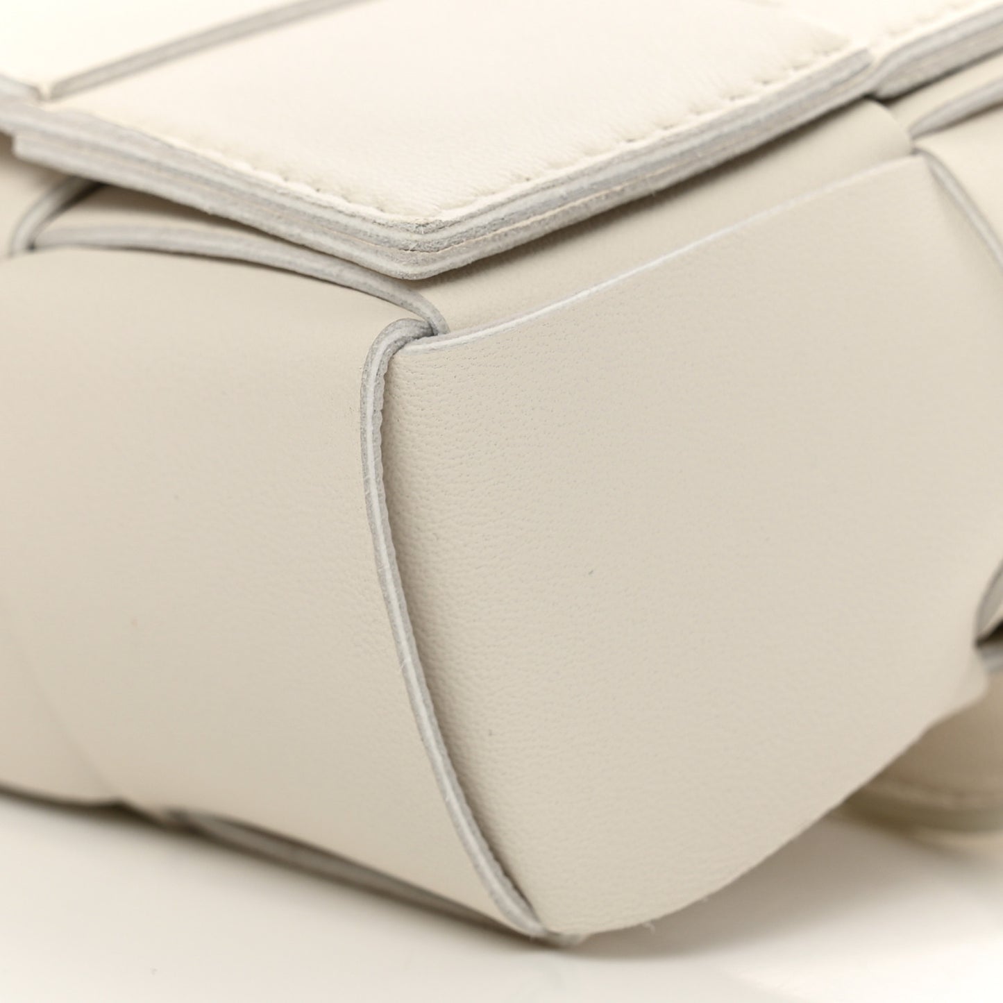 Nappa Maxi Intreccio The Belt Cassette Bag White