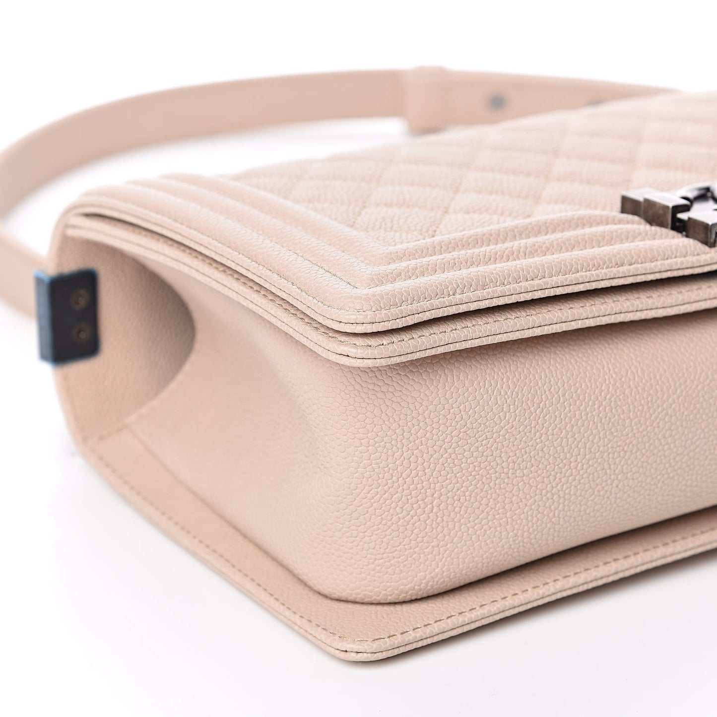 Caviar Quilted Medium Boy Flap Ivory
