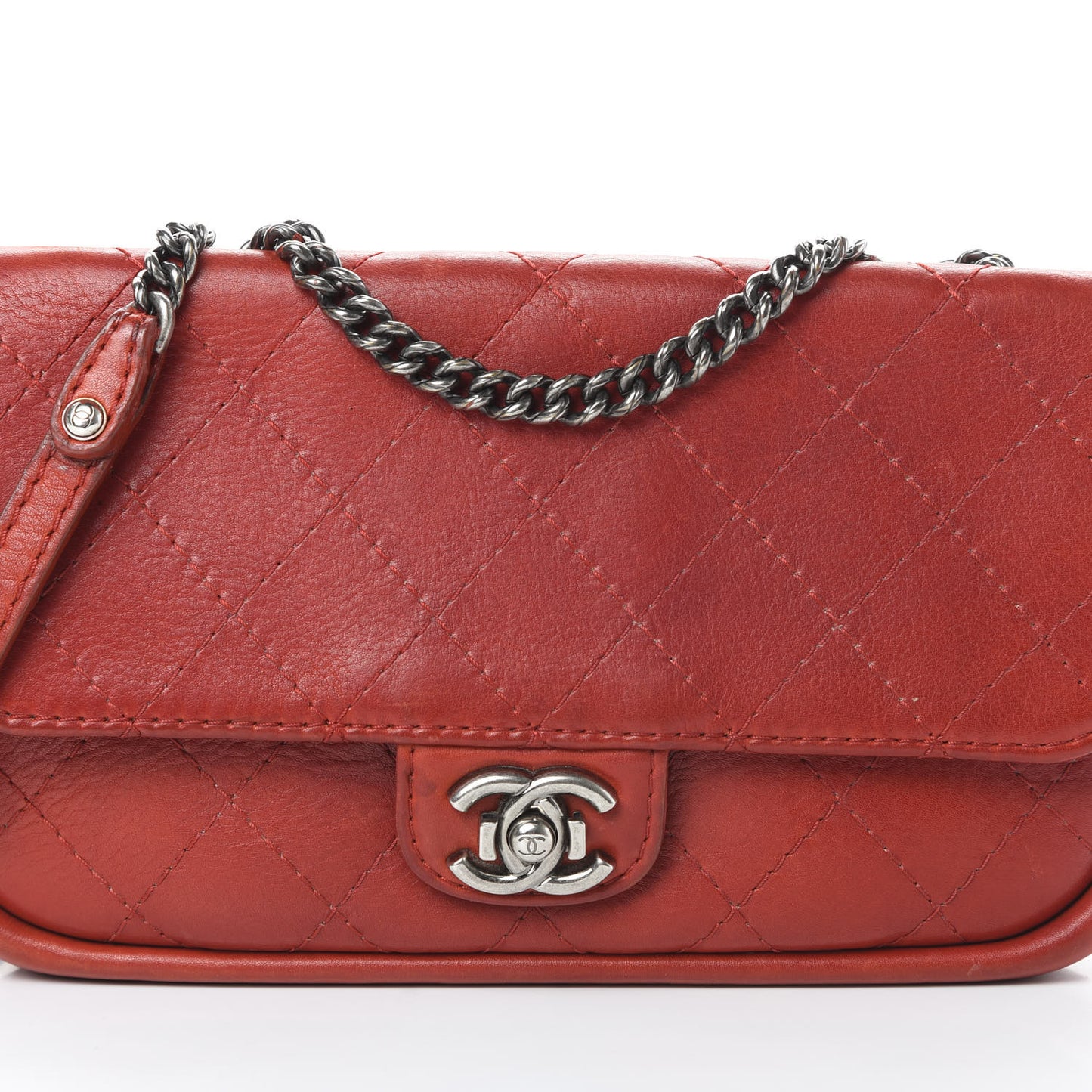 Calfskin Stitched Medium CC Sellier Flap Red