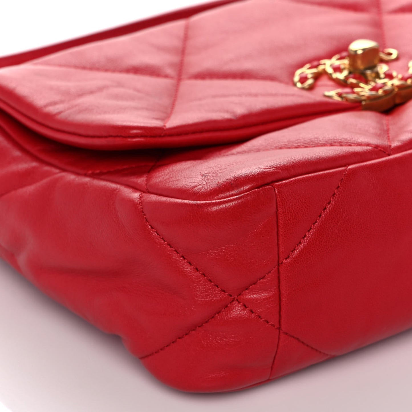 Lambskin Quilted Medium Chanel 19 Flap Red