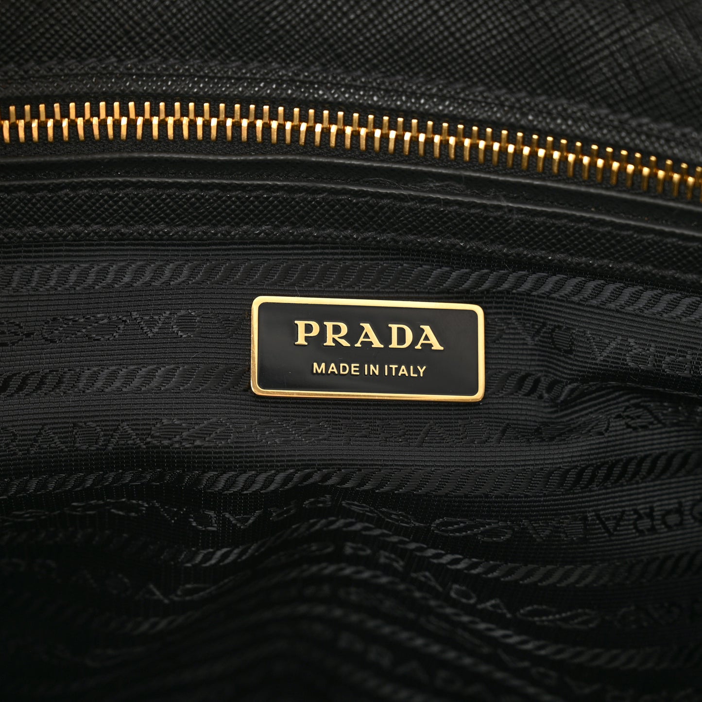 Saffiano Small Galleria Double Zip Tote Black