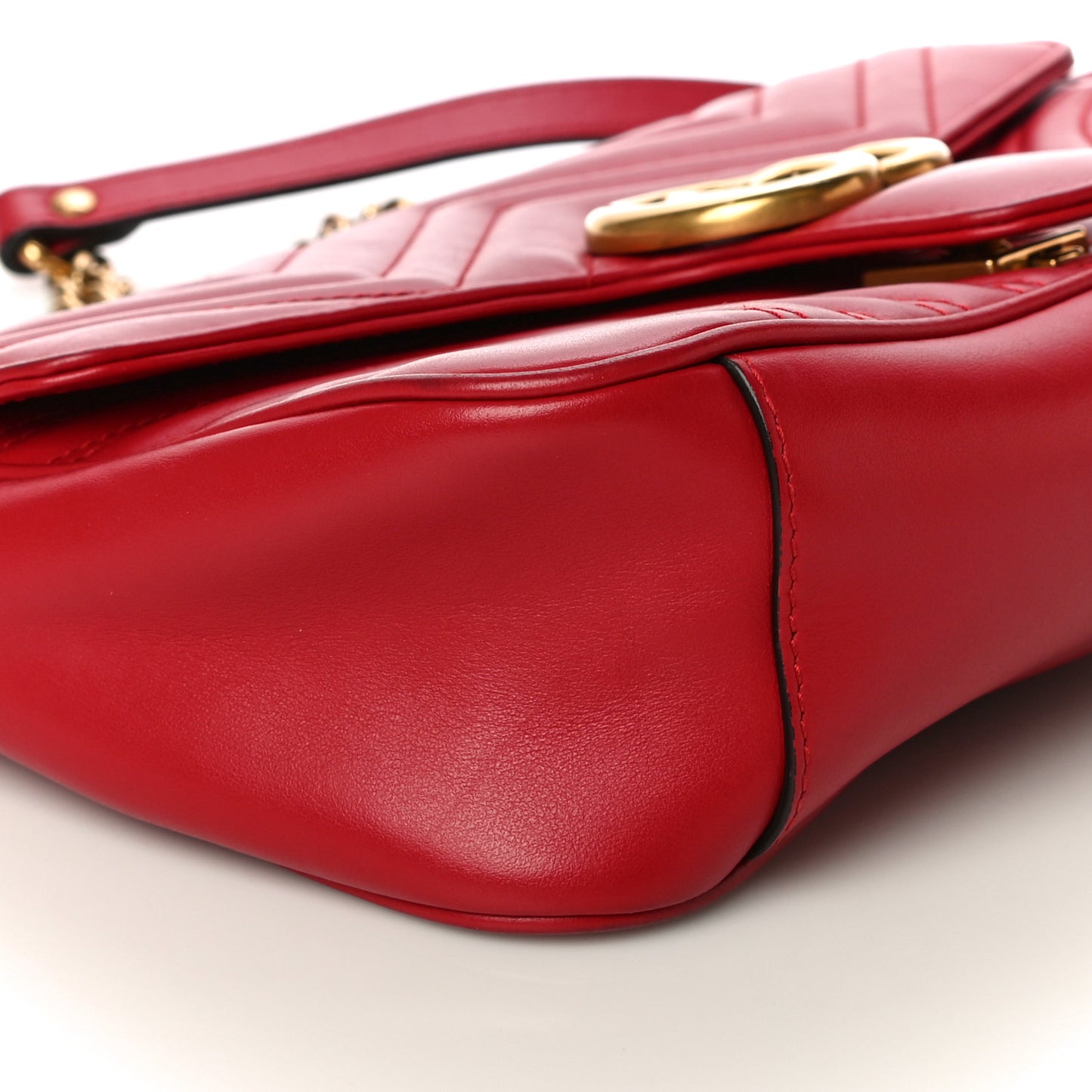 Calfskin Matelasse Small GG Marmont Shoulder Bag Hibiscus Red