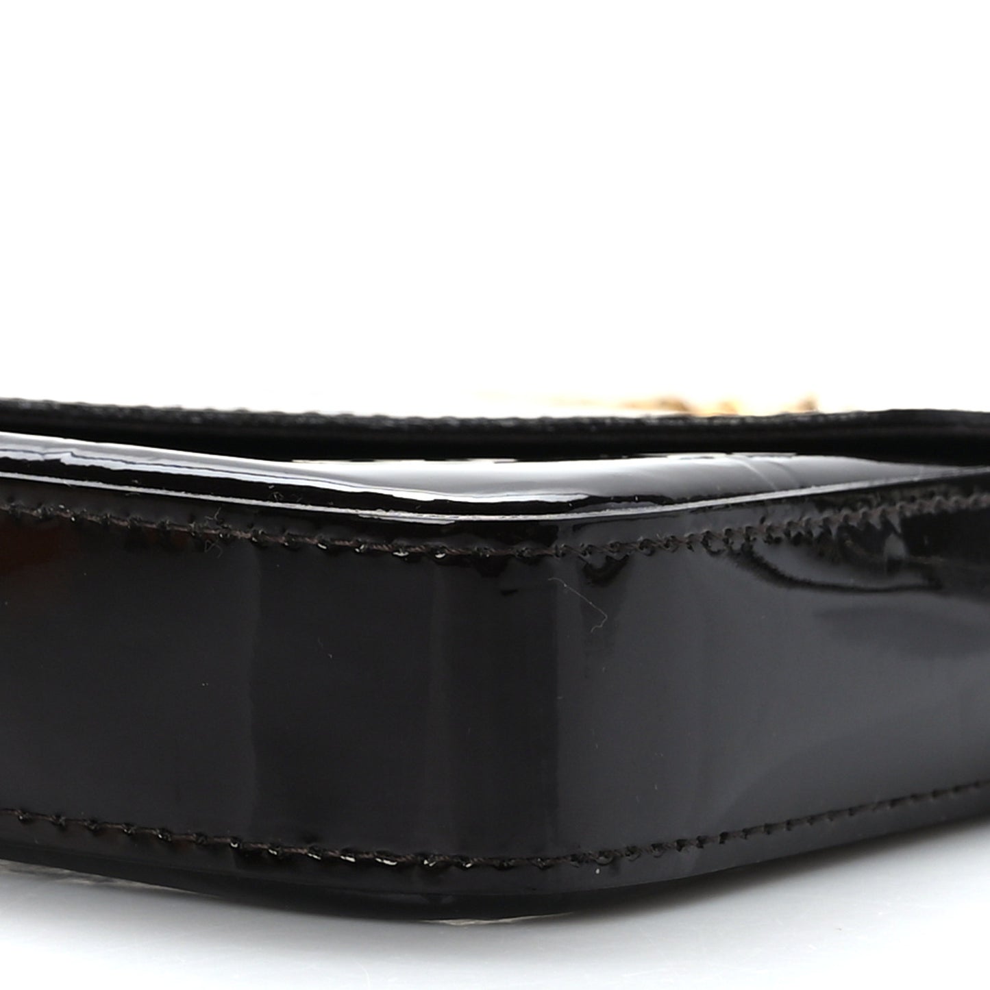 Vernis Pochette Felicie Chain Wallet Amarante