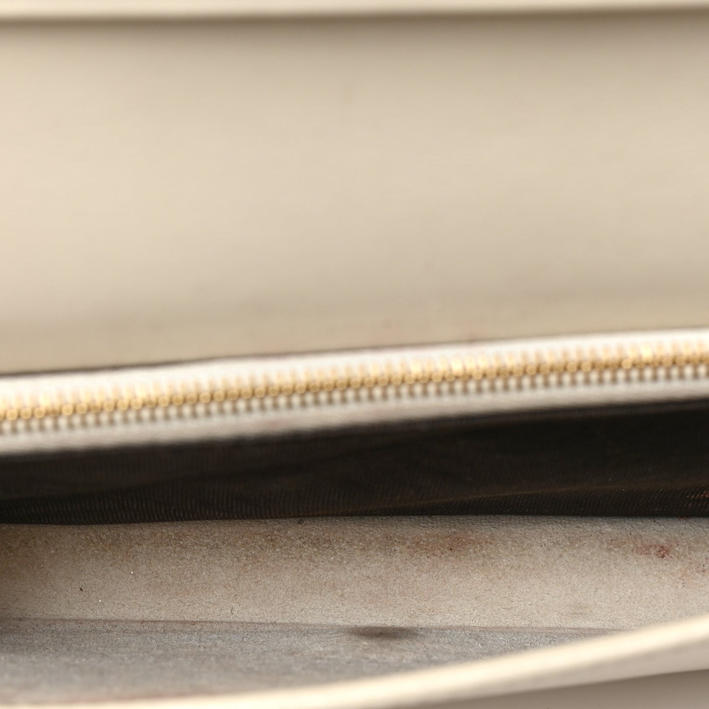 Boarded Plutone Calfskin Horsebit 1955 Wallet On Chain Mystic White