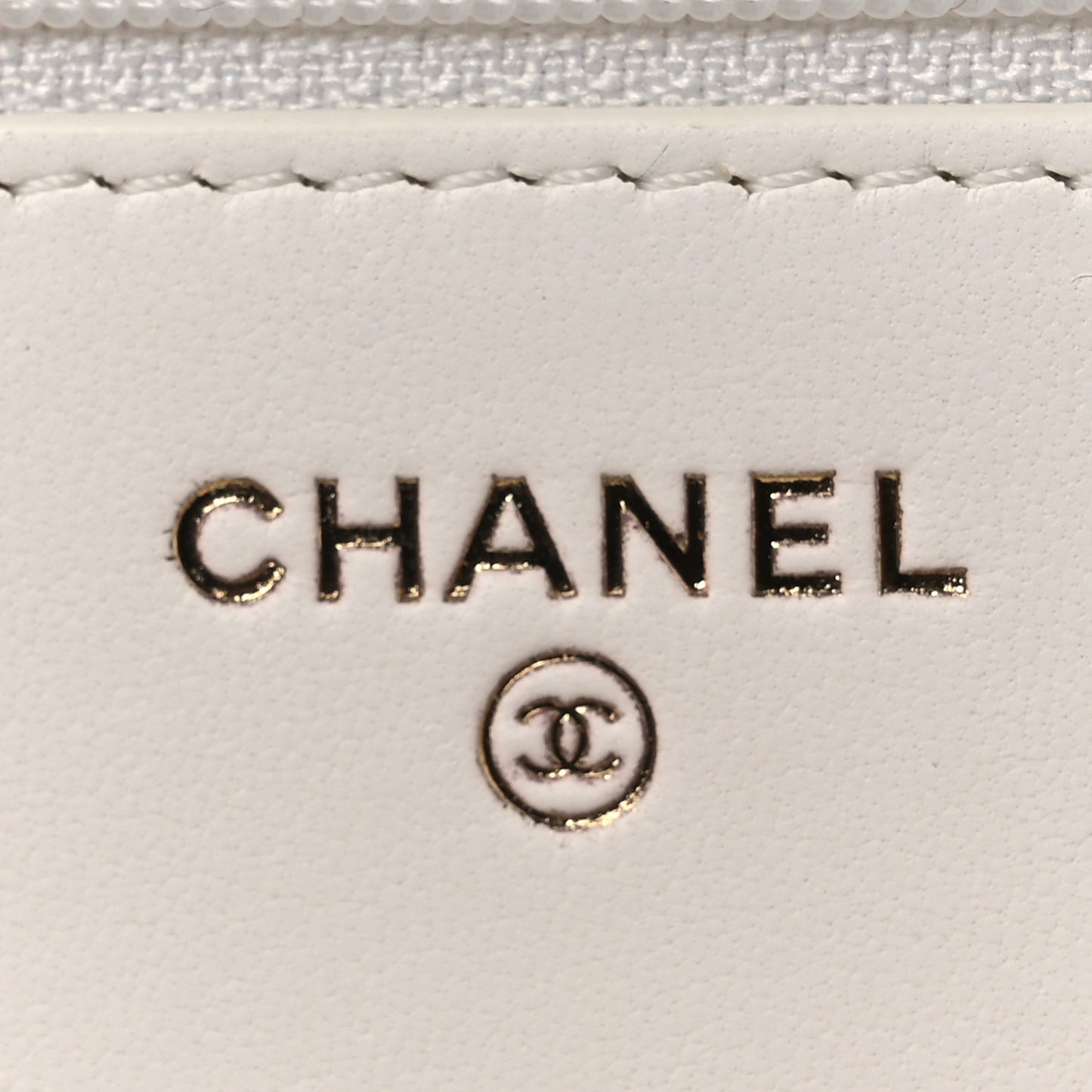 Lambskin Quilted CC Pearl Crush Wallet on Chain WOC White