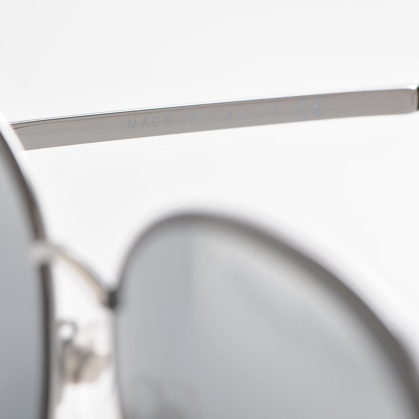 Round Spring Sunglasses 4206 Black Silver