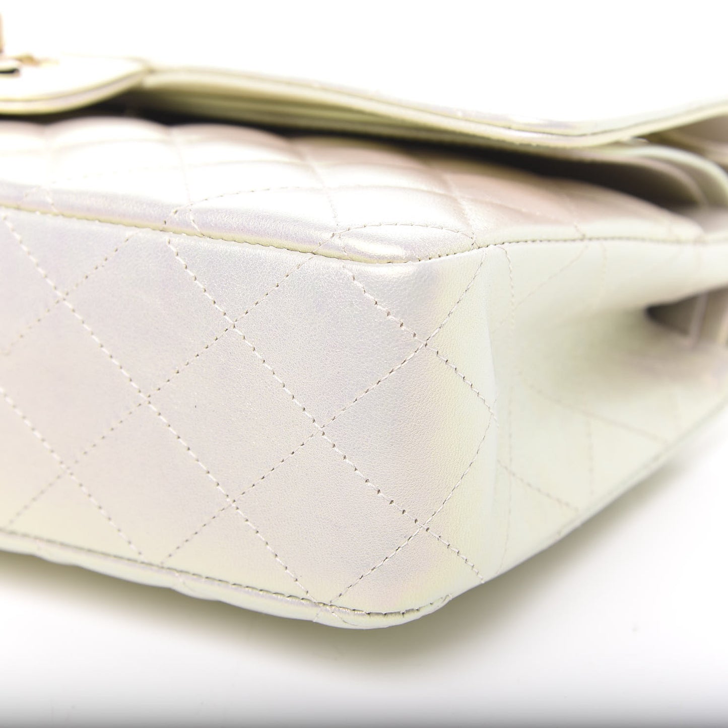Iridescent Lambskin Quilted Medium Double Flap Ivory