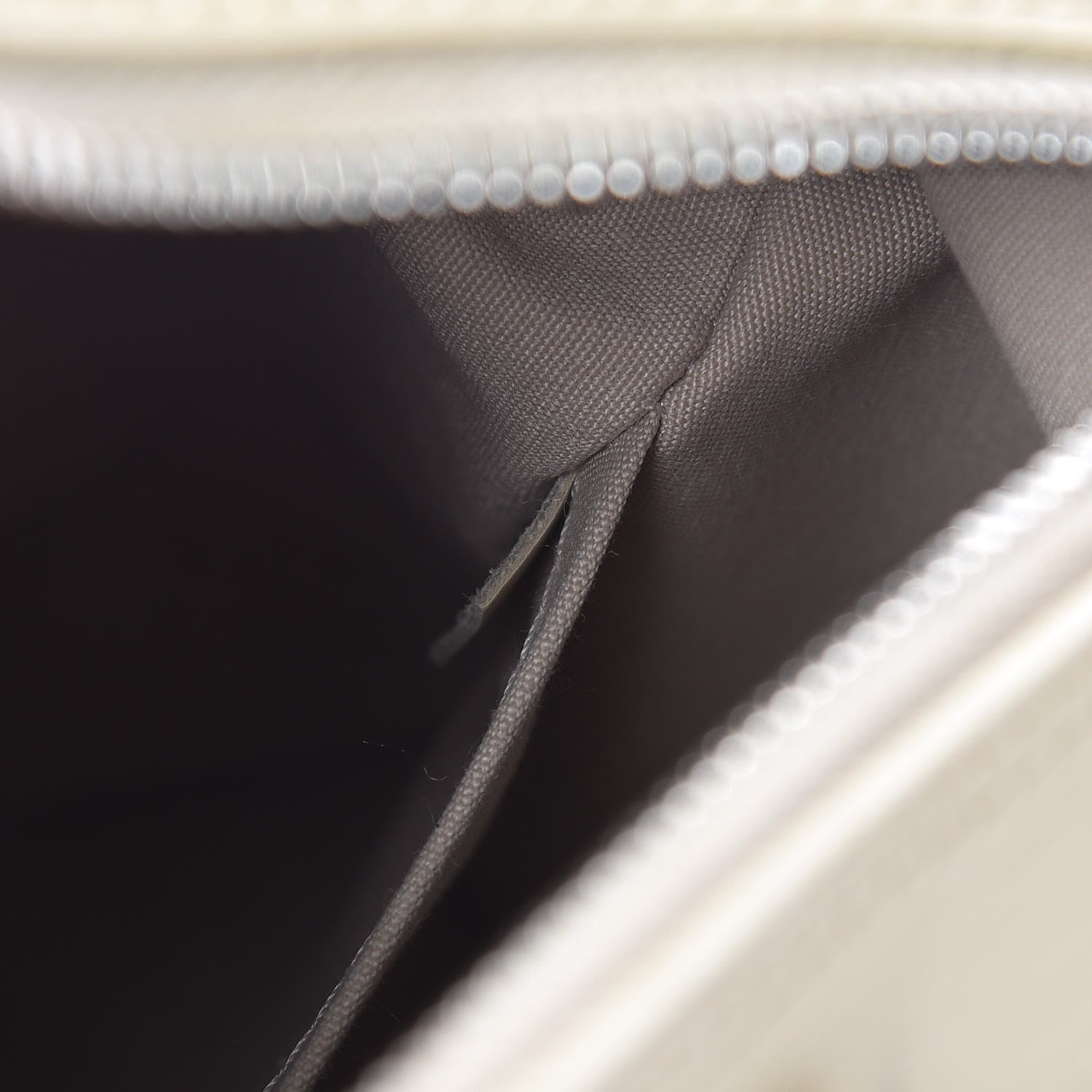 Louis Vuitton Epi Speedy 25 Ivory 7 of 13