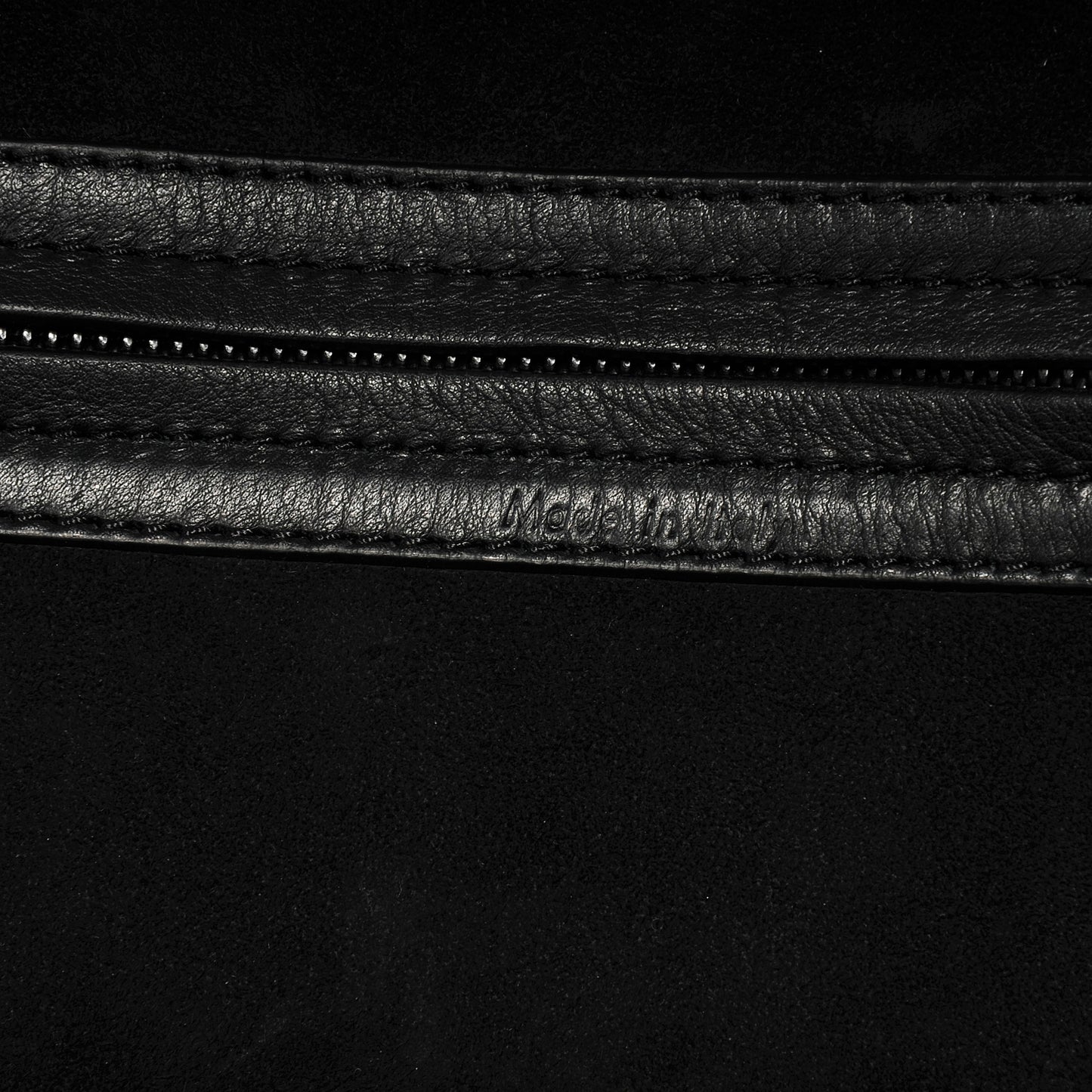 Calfskin Medium Phantom Luggage Black