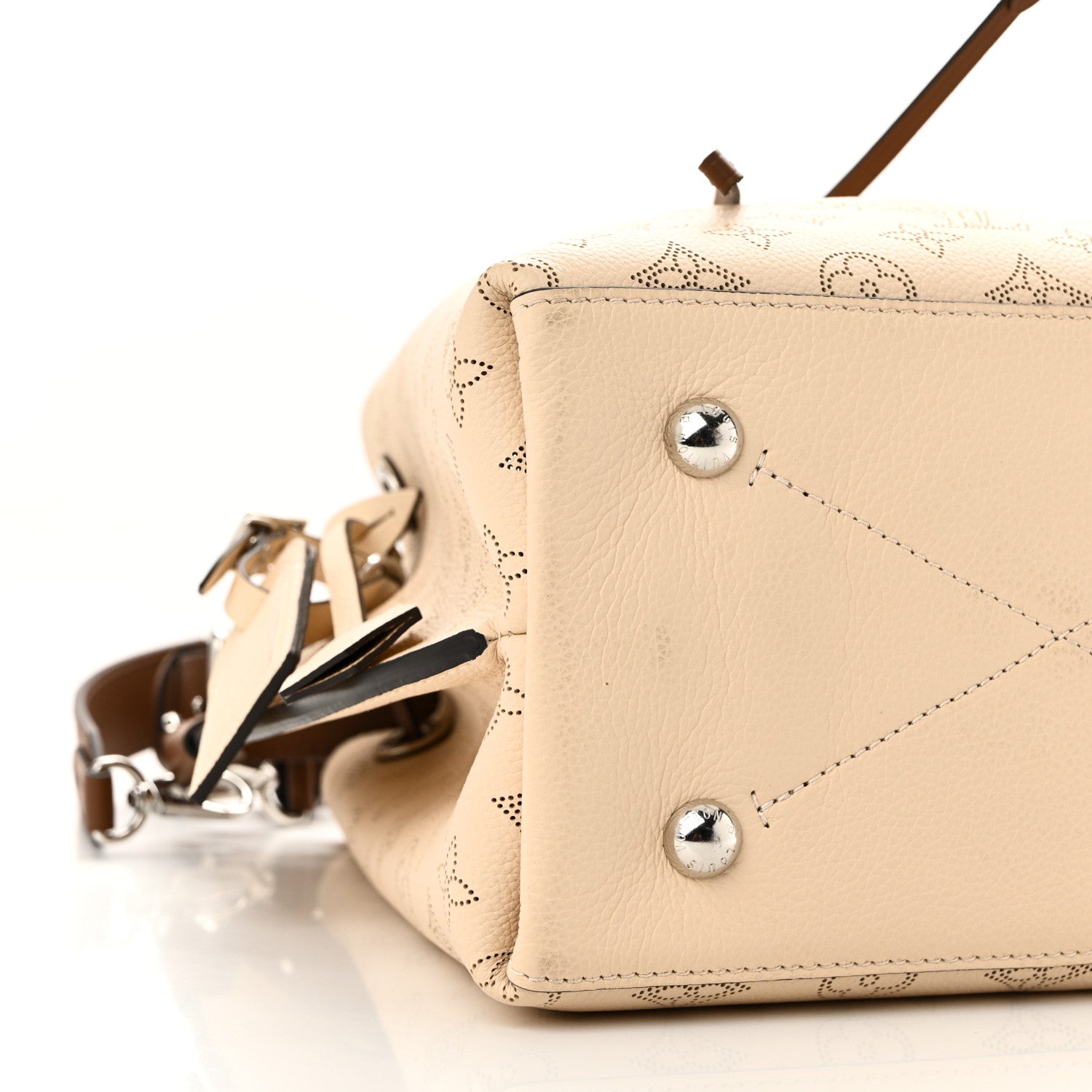 Louis Vuitton Mahina Muria Creme 8 of 9