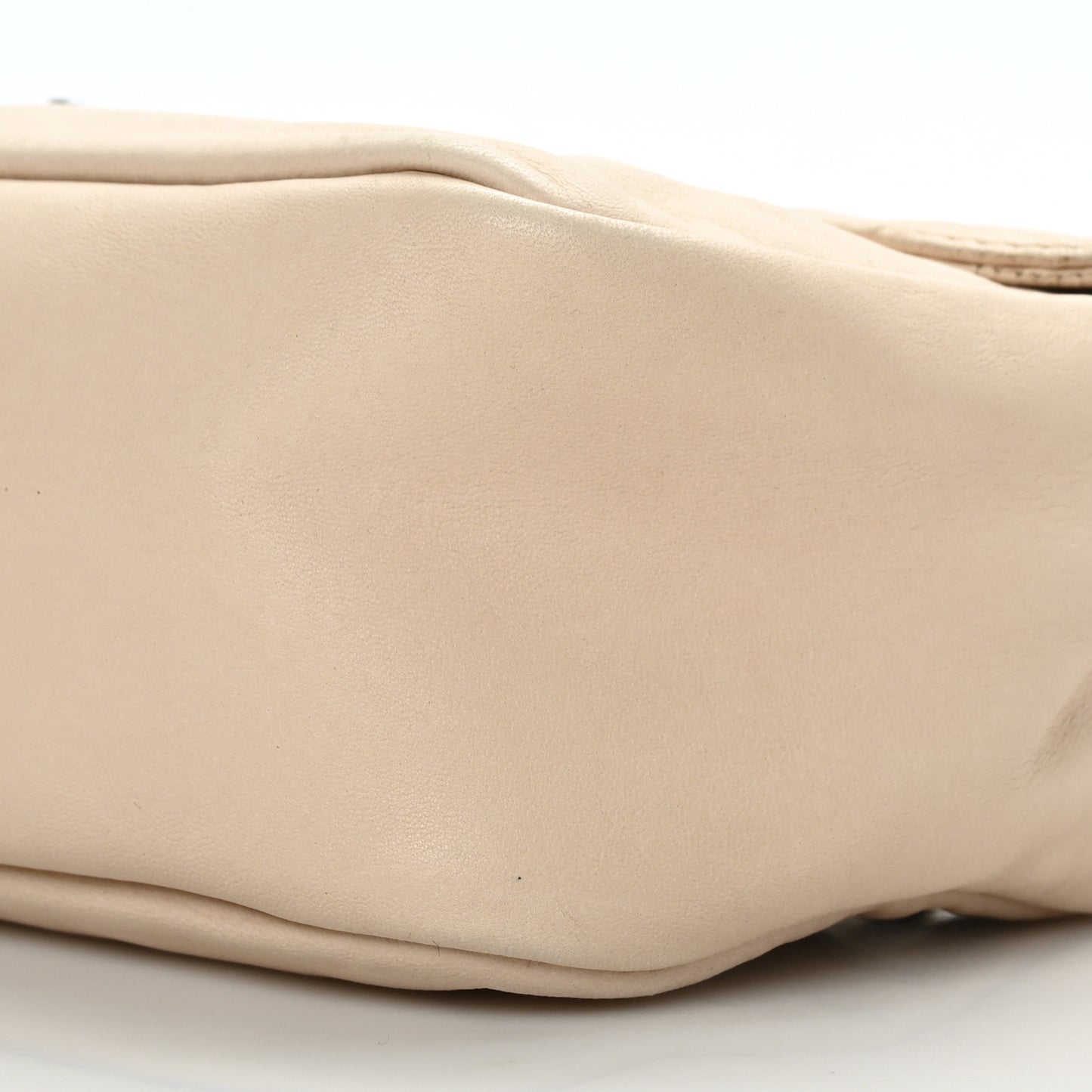 Lambskin Medium Soft and Chain Flap Beige