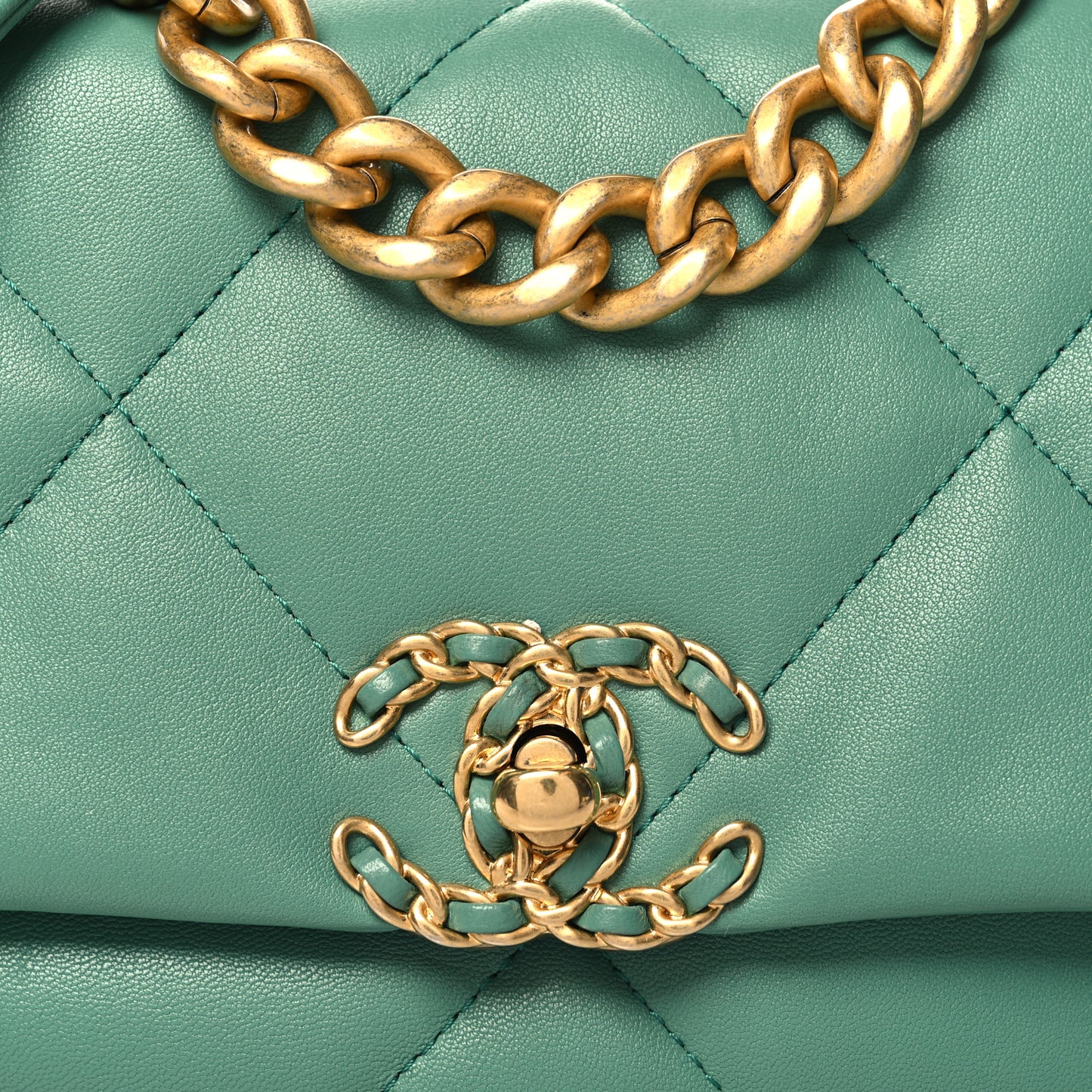 Lambskin Quilted Medium Chanel 19 Flap Green
