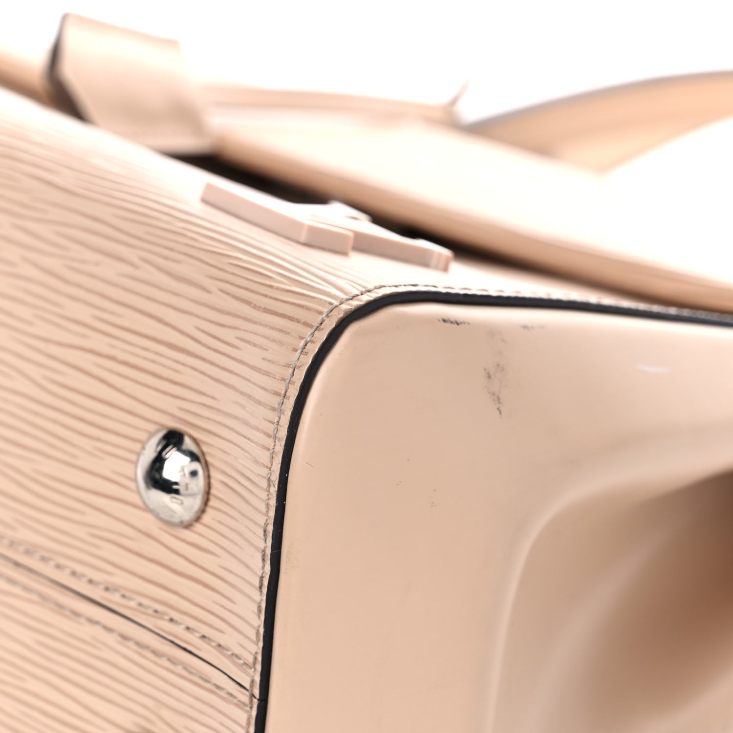 Louis Vuitton Epi Cluny MM Dune 7 of 12