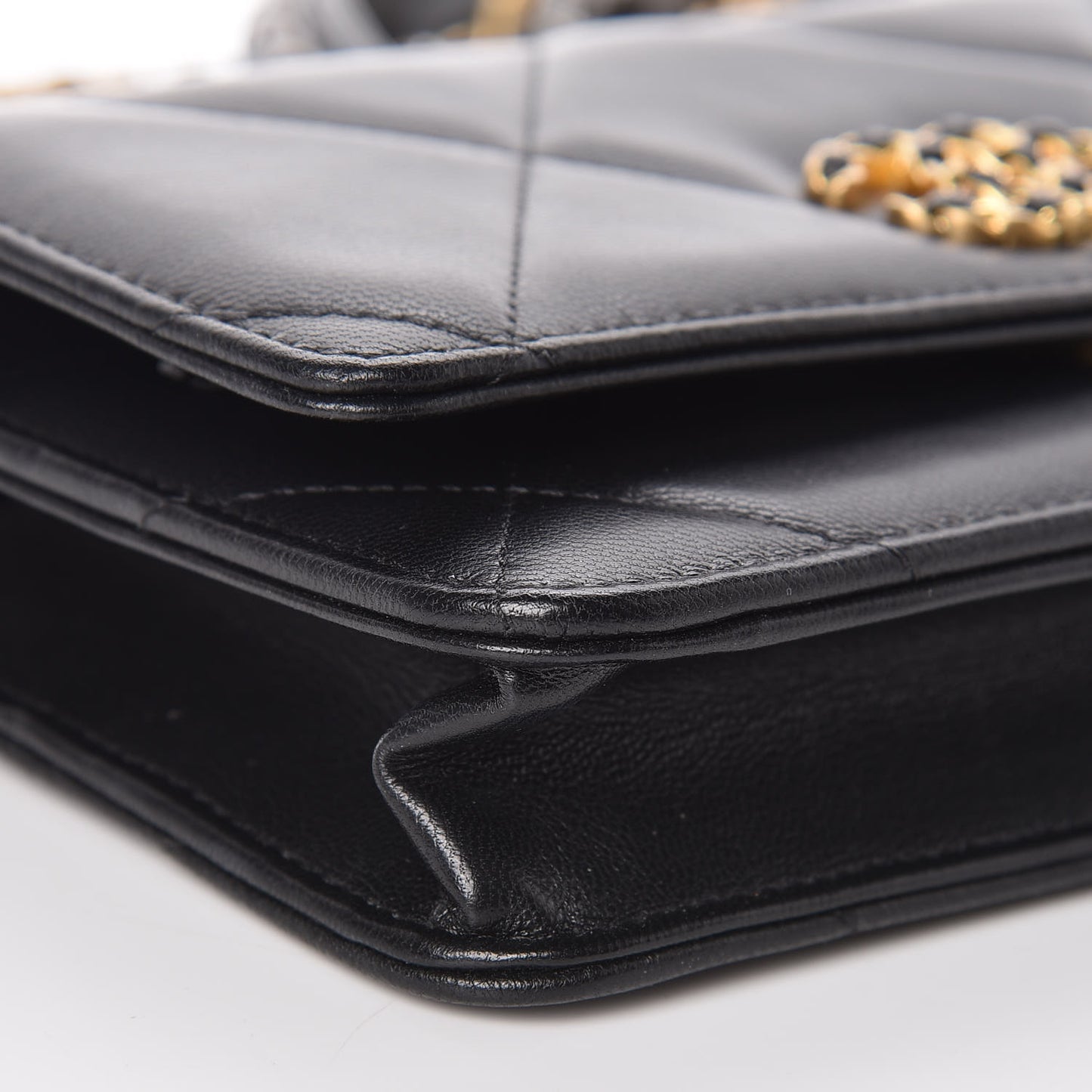 Goatskin Quilted 19 Wallet On Chain WOC Black