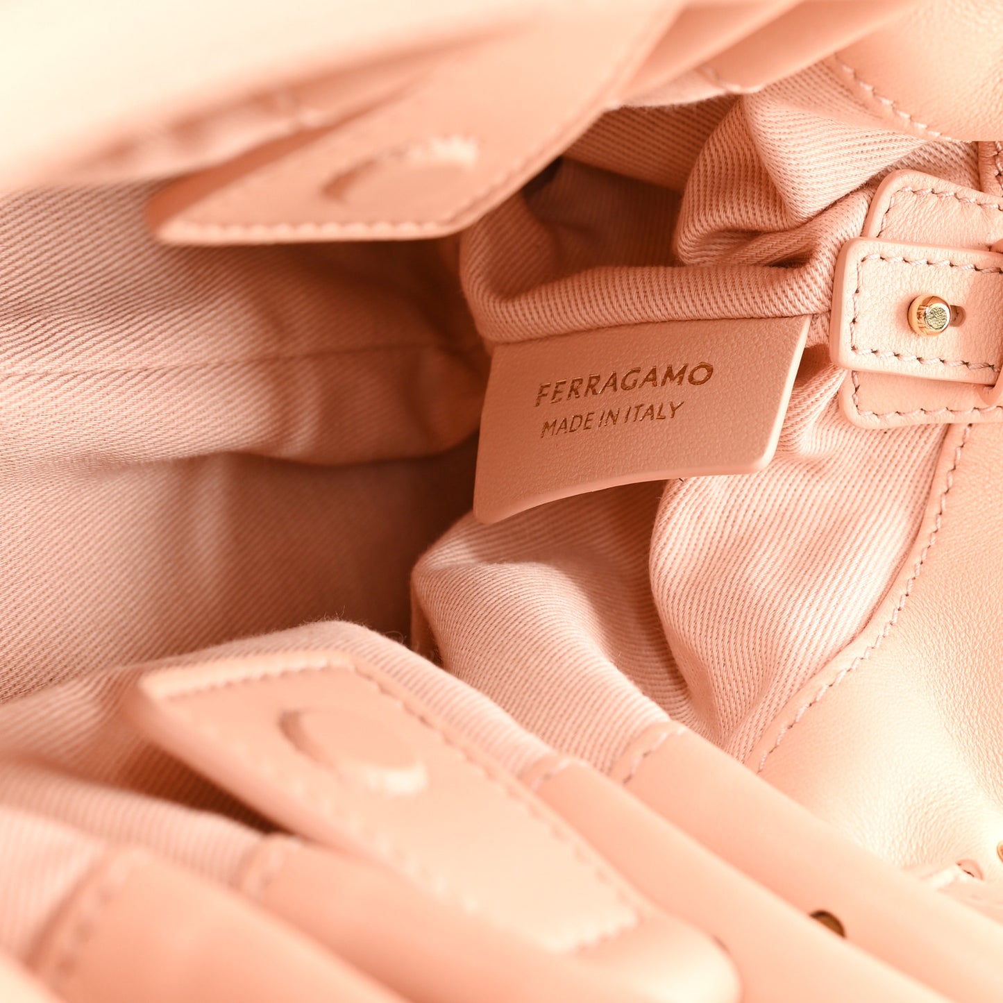 Lambskin Small Dumpling Soft Bag Pink