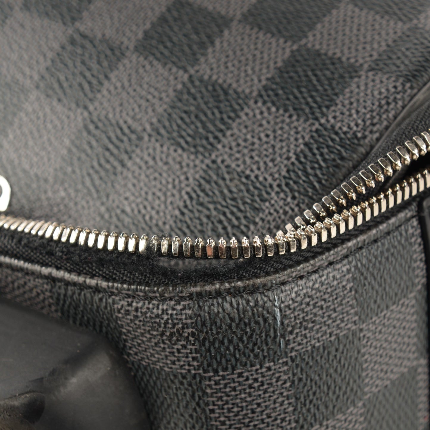 Damier Graphite Pegase 55
