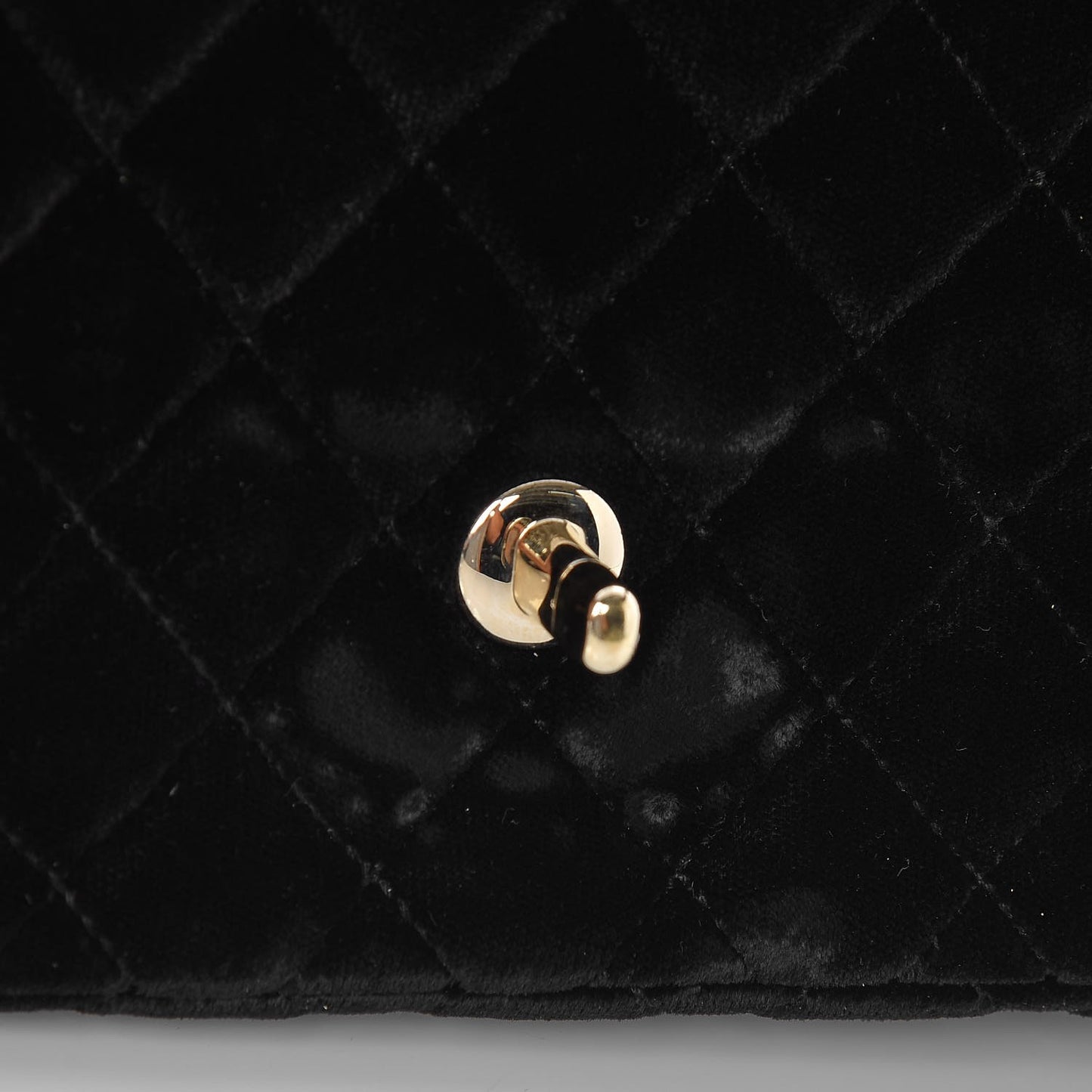 Velvet Pearl Quilted Medium Single Flap Black