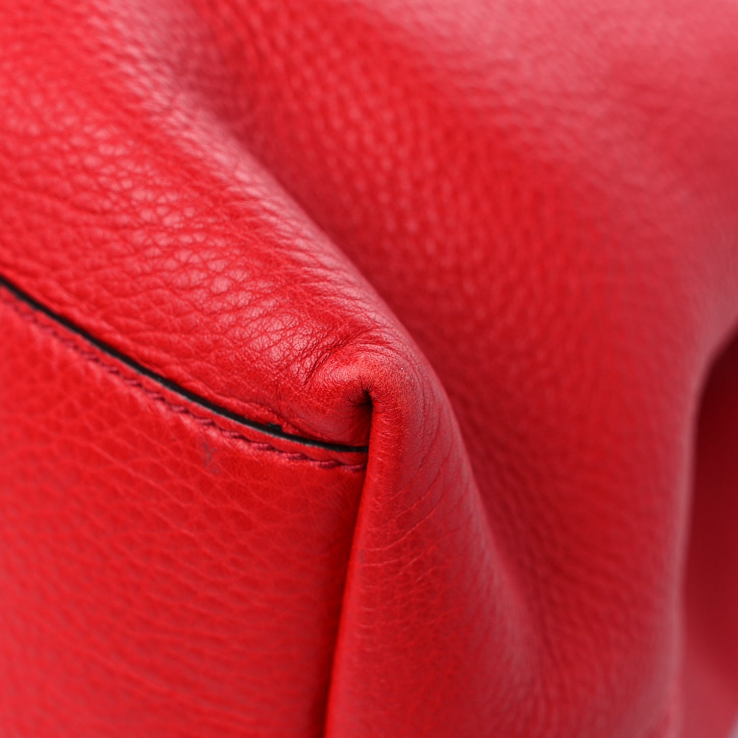 Pebbled Calfskin Medium Soho Chain Shoulder Bag Tabasco Red