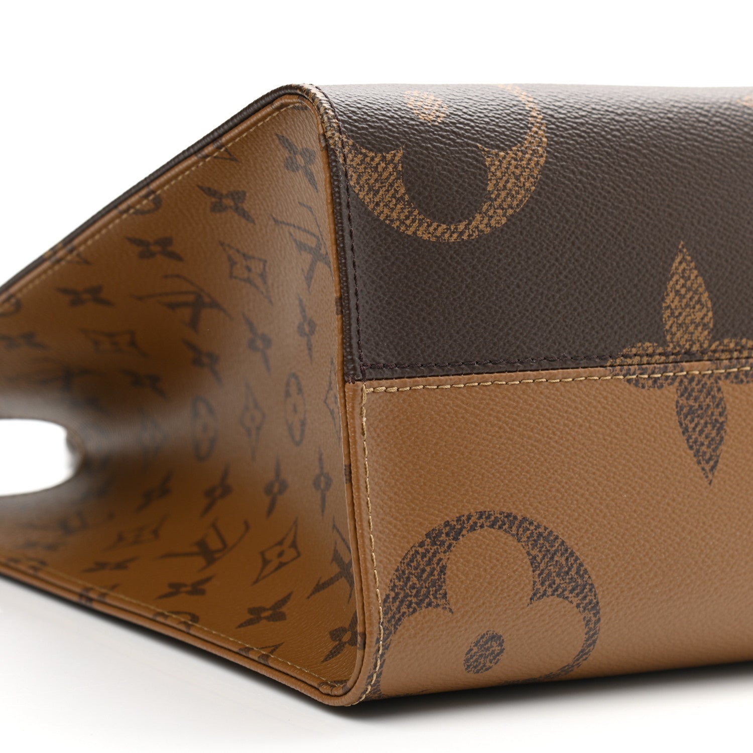 Louis Vuitton Reverse Monogram Giant Onthego MM 7 of 8