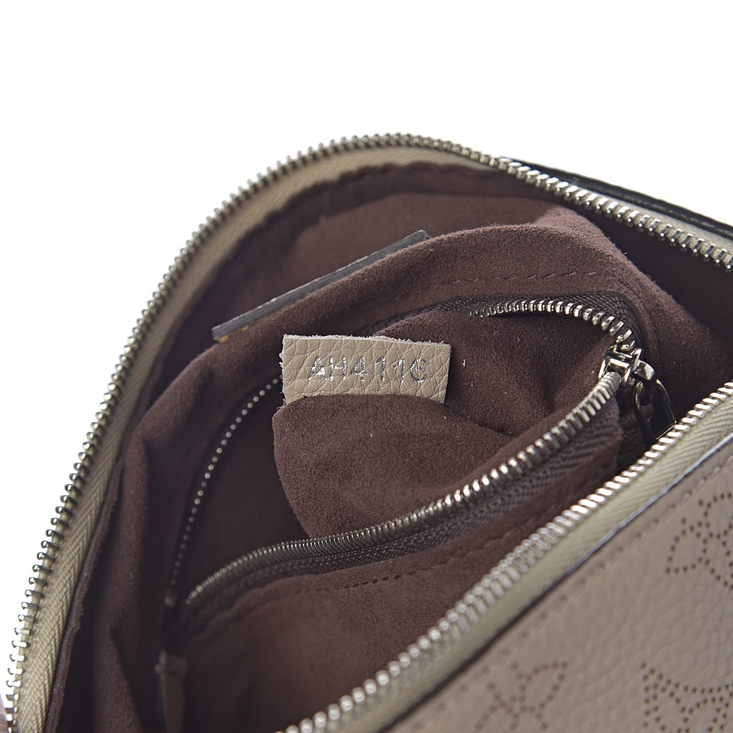 Louis Vuitton Mahina Babylone Chain BB Galet 7 of 15