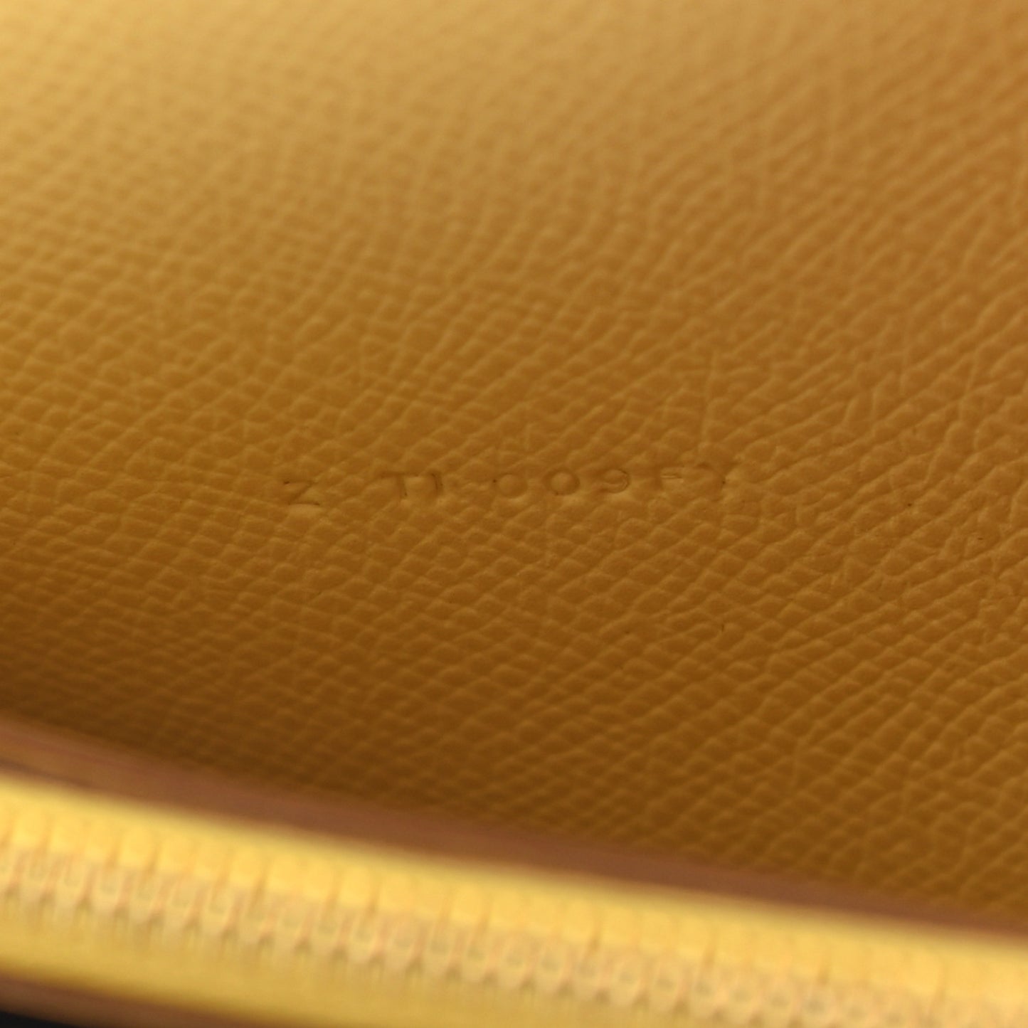 Epsom Constance Long Wallet To Go Wallet Jaune Poussin