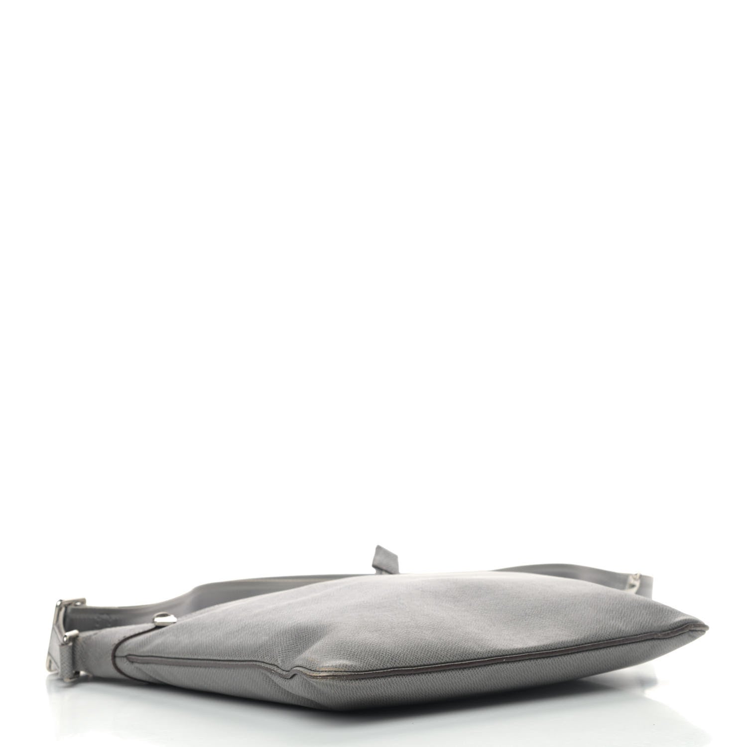Louis Vuitton Taiga Sasha Messenger Glacier 4 of 8