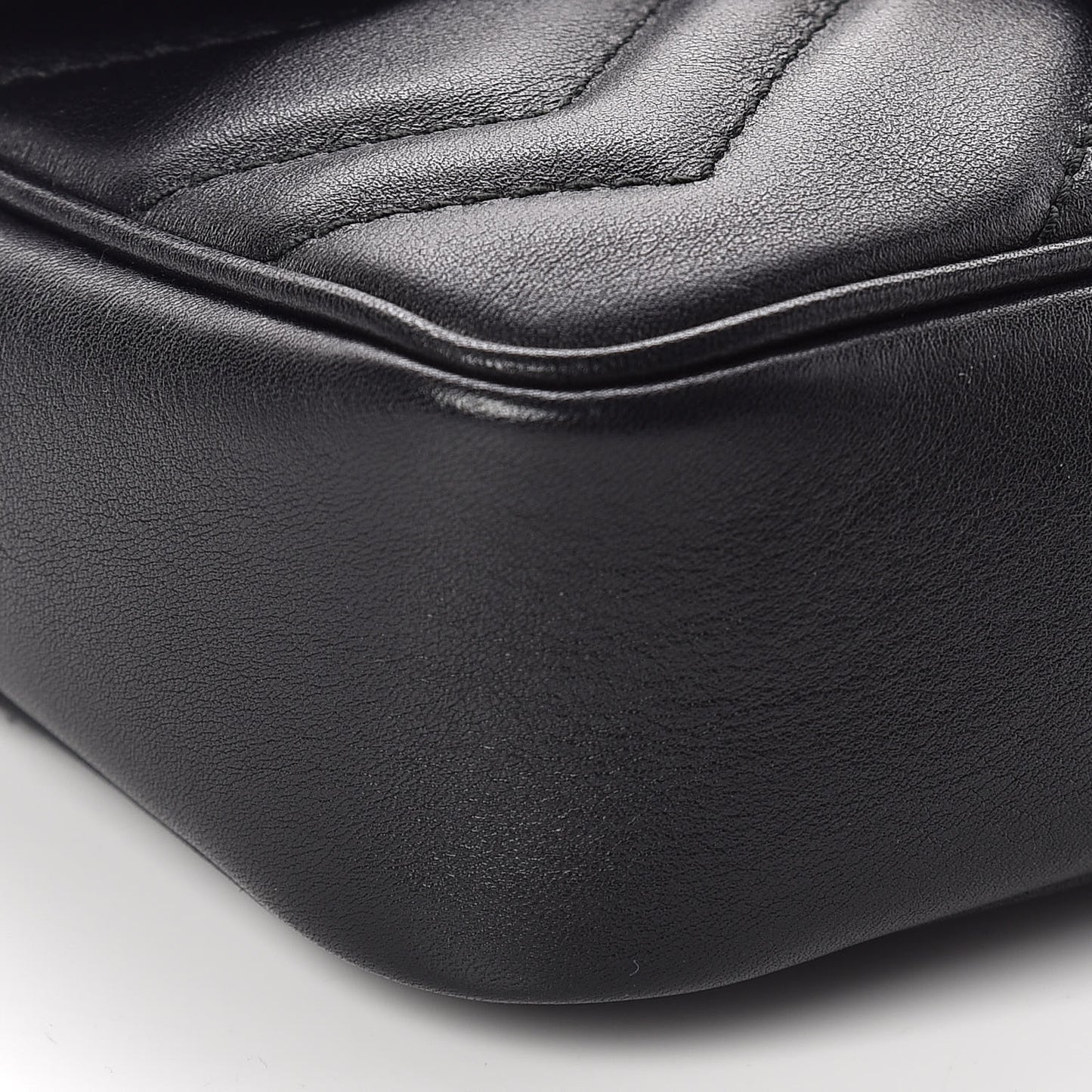 Calfskin Matelasse Super Mini GG Marmont Shoulder Bag Black