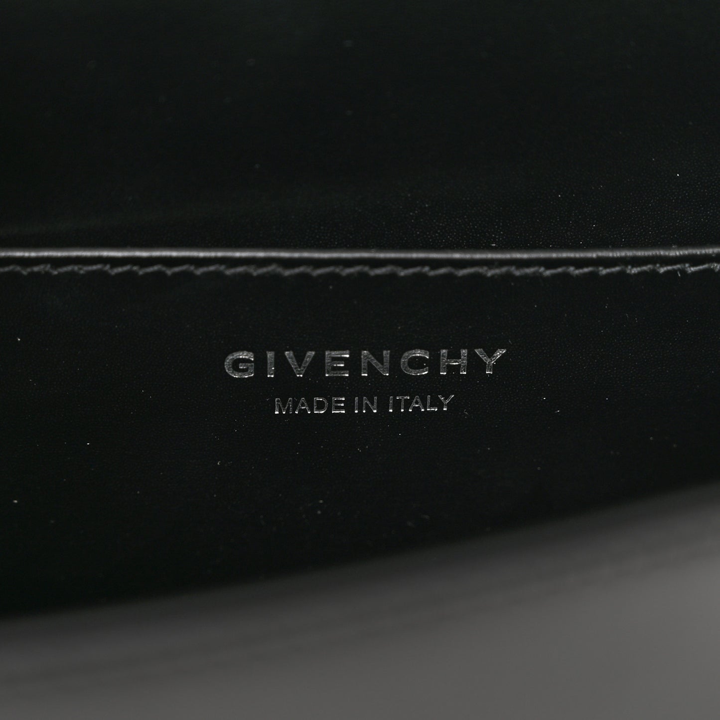 Box Calfskin Medium 4G Chain Shoulder Bag Black