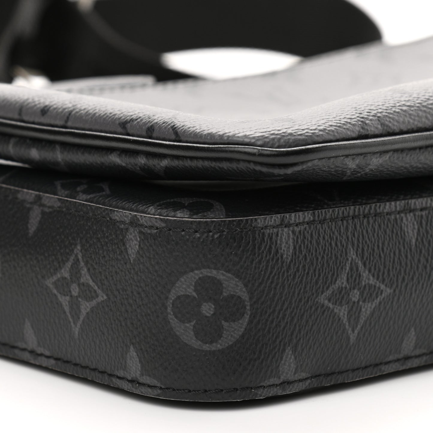 Reverse Monogram Eclipse Trio Messenger