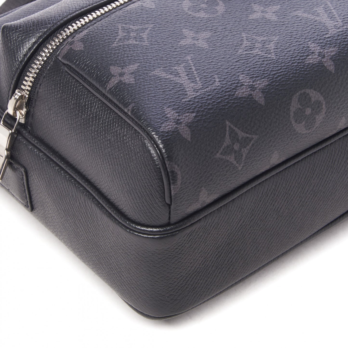 Taiga Monogram Eclipse Outdoor Messenger Black