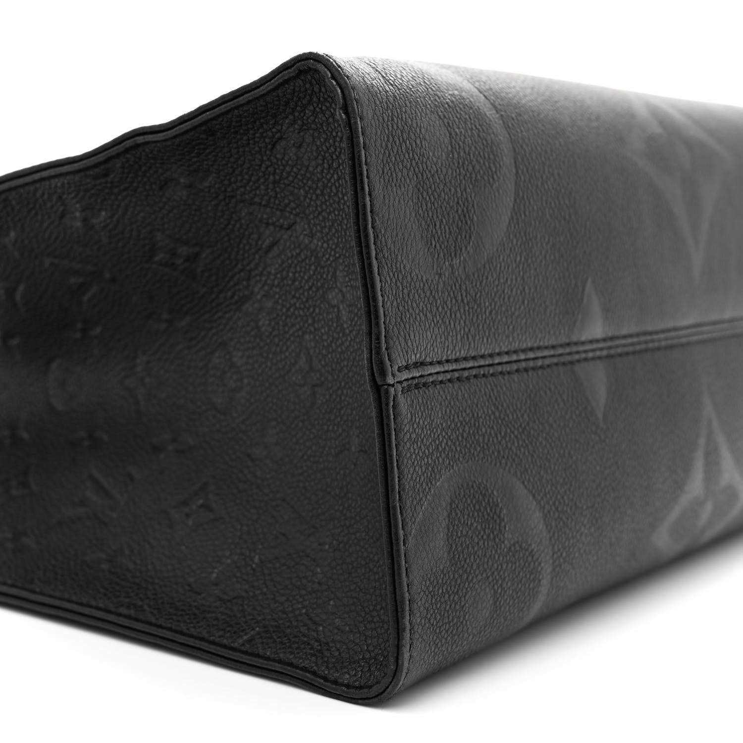 Louis Vuitton Empreinte Monogram Giant OnTheGo MM Black 8 of 13