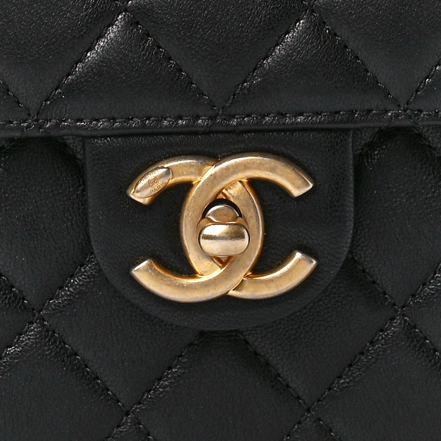 Lambskin Quilted Chic Pearls Flap Black