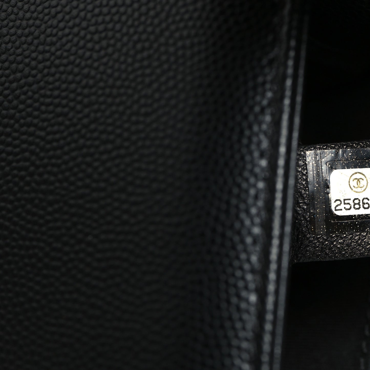 Caviar Quilted Medium Boy Flap Black
