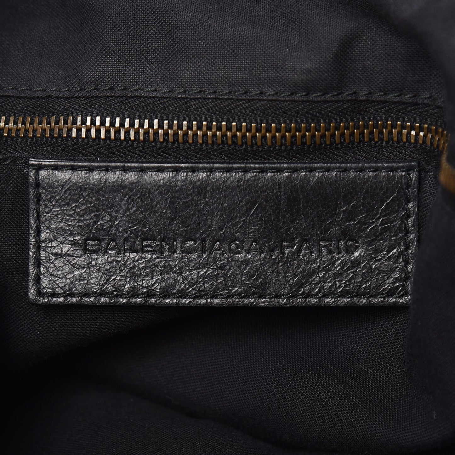 Agneau Classic Hardware Pompon Black