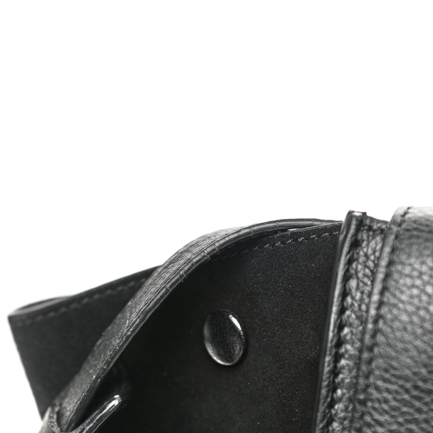 Drummed Calfskin Suede Medium Trapeze Black