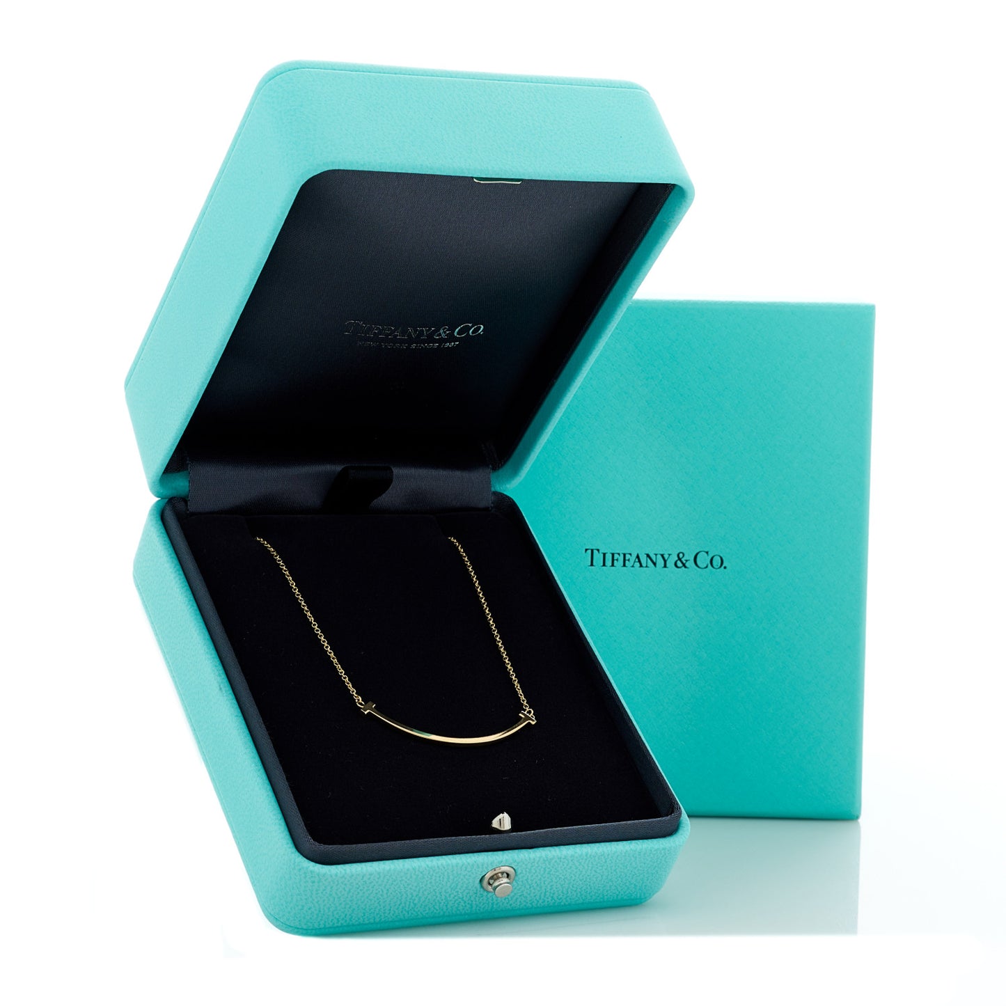 18K Yellow Gold Small T Smile Pendant Necklace