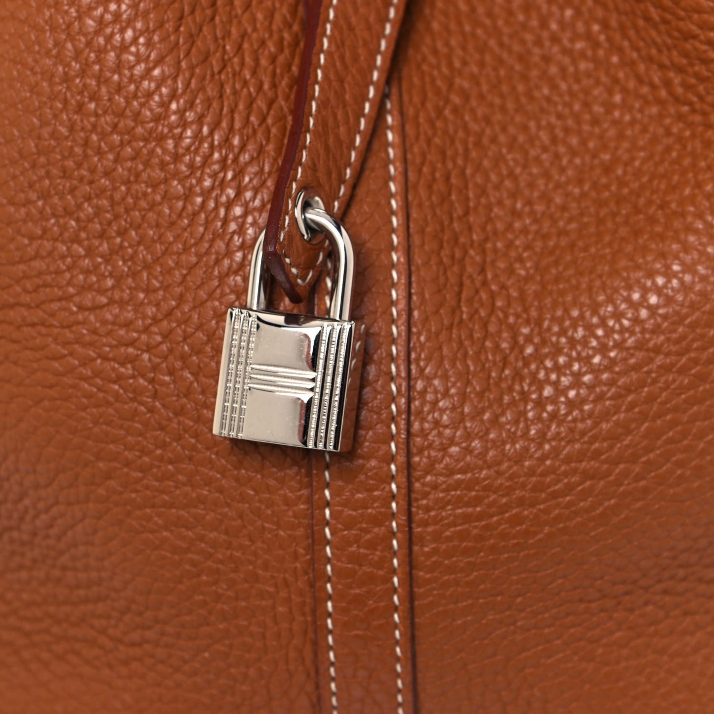 Taurillon Clemence Picotin Lock 22 MM Gold
