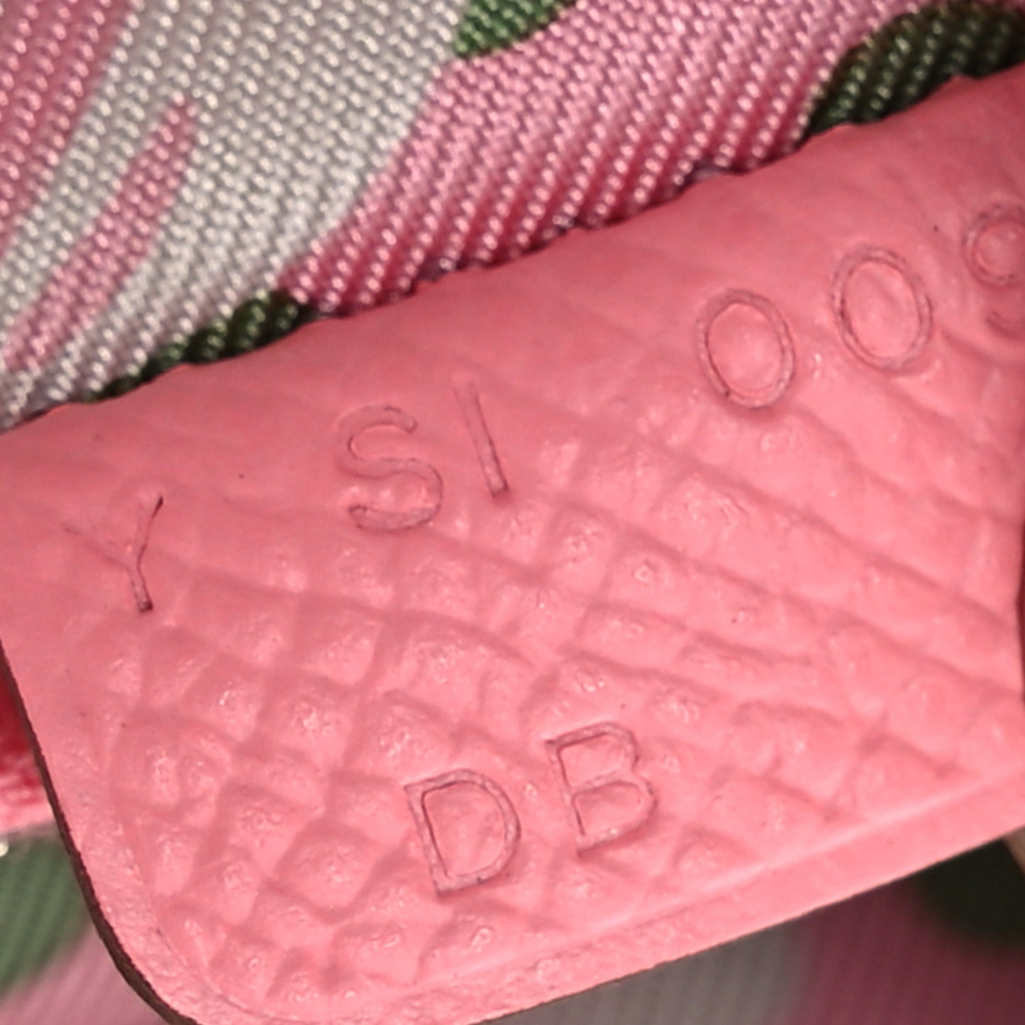 Epsom Silk'in Compact Wallet Rose Confetti