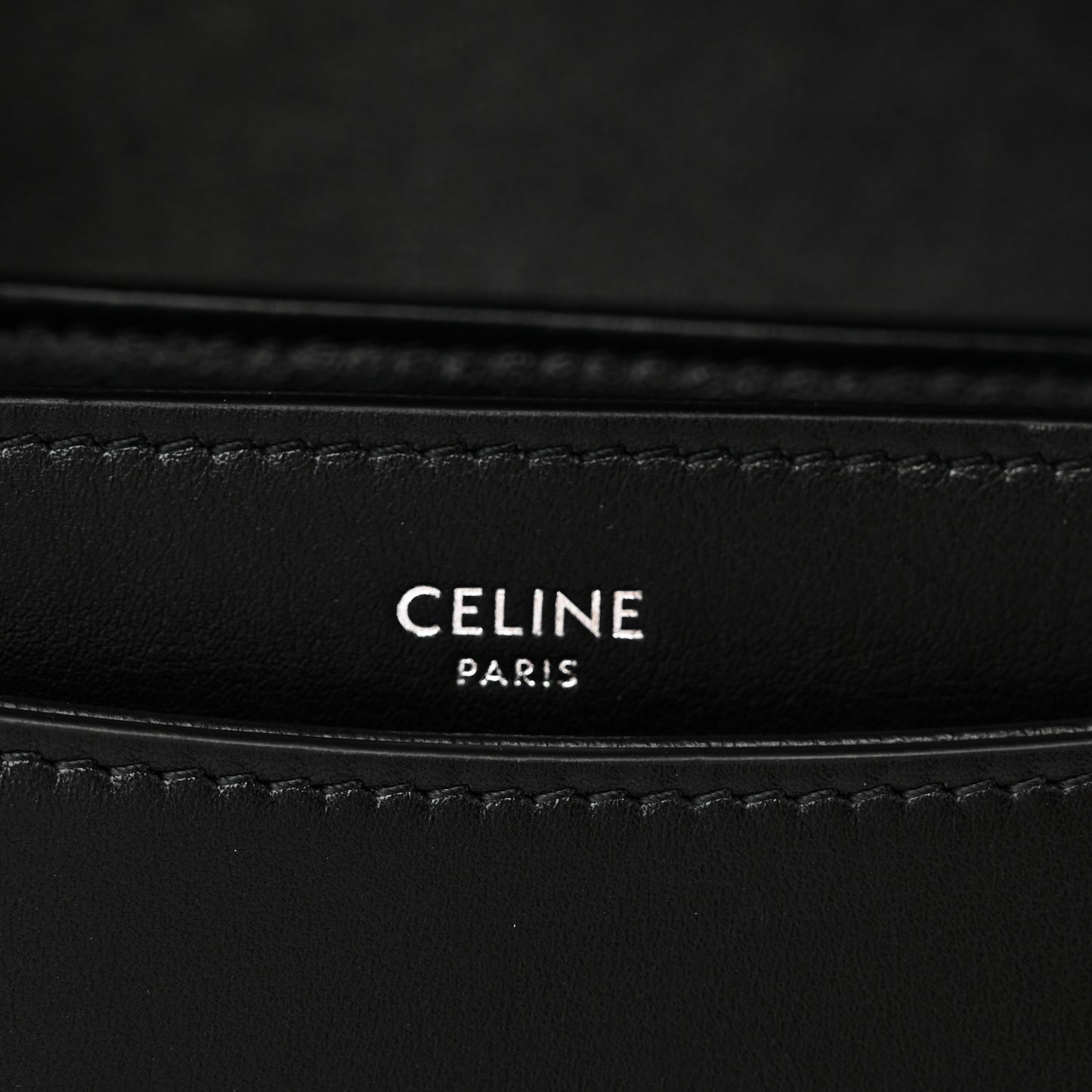 Supple Calfskin Triomphe Medium Besace Black
