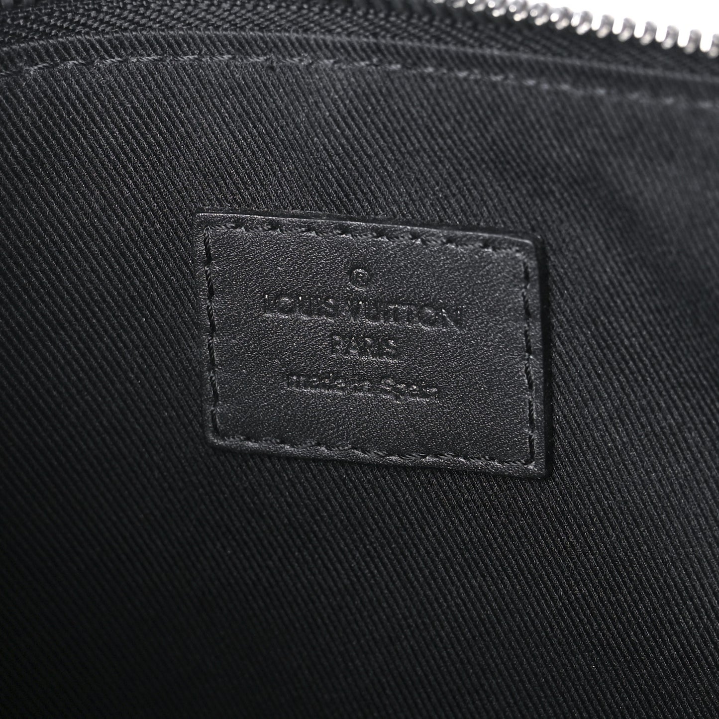 Damier Infini Discovery Messenger BB Onyx