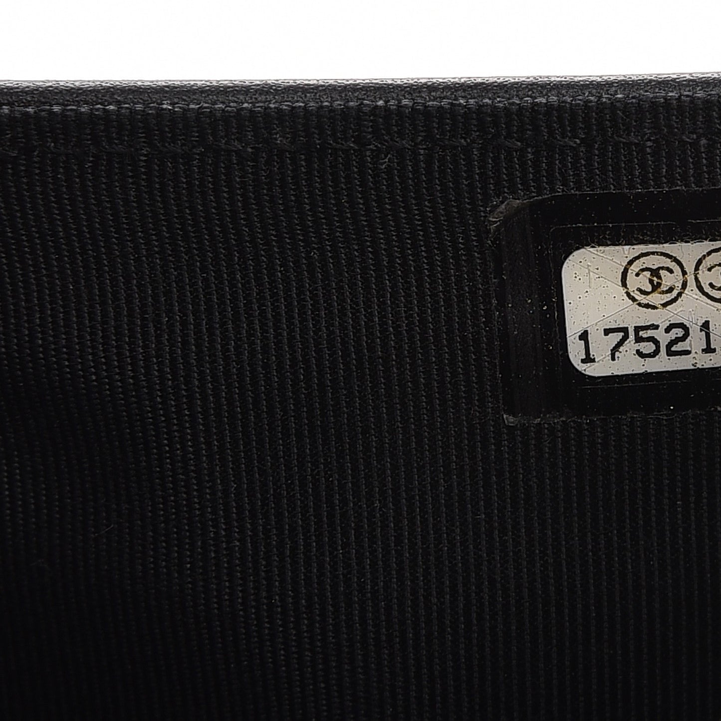 Iridescent Caviar Quilted Zipped Pocket Wallet Black